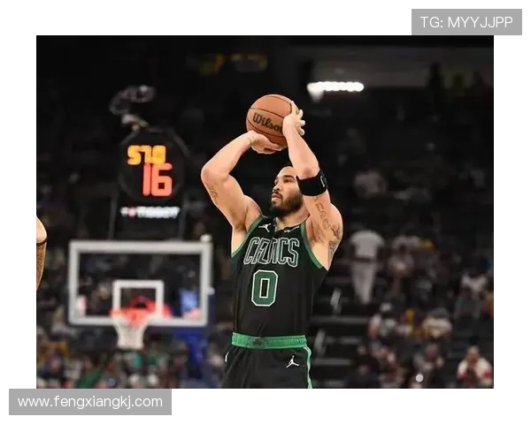 怀特称赞塔图姆独自训练的坚持并肩作战将展现更强实力